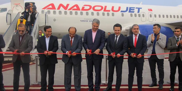 فرود نخستین پرواز آنادولوجت در فرودگاه تبریز/ خط پروازی جدید بین تبریز و آنکارا