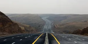 اتوبانی که با گذشت یک سال از افتتاح تکمیل نشد/ پول خرید نمک نداریم!