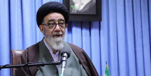 دانشجو باید قلمی توانا، سخنی شیوا و بیانی صریح داشته باشد