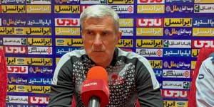 سولدو: از همان روز اول گفتم فصل سختی پیش رو داریم/اخباری بهترین بازیکن زمین بود