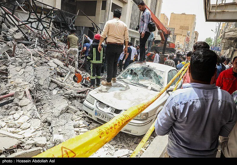 شمار جان‌باختگان حادثه ریزش ساختمان در آبادان به 10 تن رسید