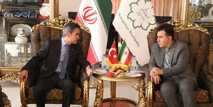 بسته‌های پیشنهادی شهردار تبریز به سرمایه‌گذار ترکیه‌ای/ از دهکده ورزشی تا مرکز سلامت