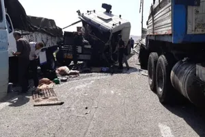 تصادف زنجیره ای پنج خودرو در آزادراه تبریز- زنجان