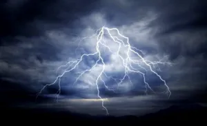 صاعقه، جان باغدار ۵۵ ساله اسکویی را گرفت