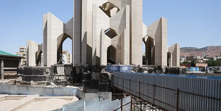 آماده‌سازی صفّه ضلع شمالی مقبرة‌الشعرا تا ۲ ماه آینده