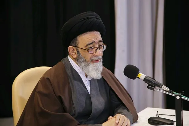 برگزاری مناسبت‌های مذهبی به تشکل‌های مردمی سپرده شود