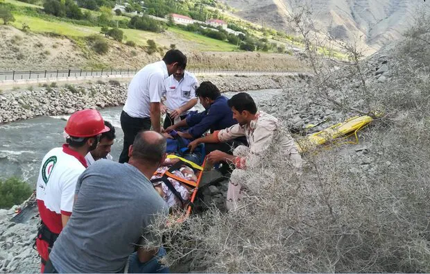 سقوط خودرو با ۴ نفر سرنشین به رودخانه مرزی ارس/ ۲ نفر مفقود شدند