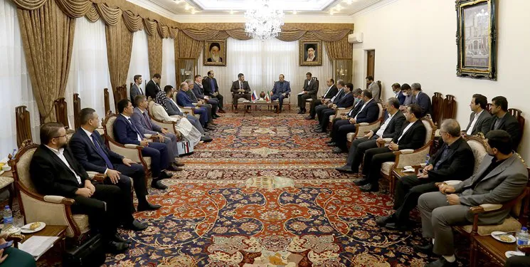 تاکید استاندار بر گسترش ارتباطات تبریز و قازان