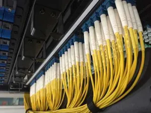 انتقاد استاندار آذربایجان‌شرقی از کندی گسترش پوشش فیبر نوری در تبریز