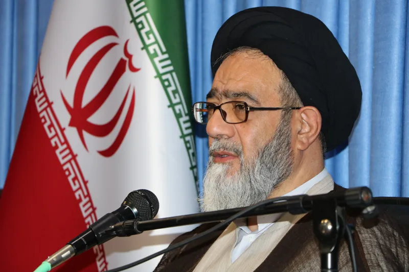 امام جمعه تبریز به ممنوعیت آموزش زبان محلی در مدارس واکنش نشان داد