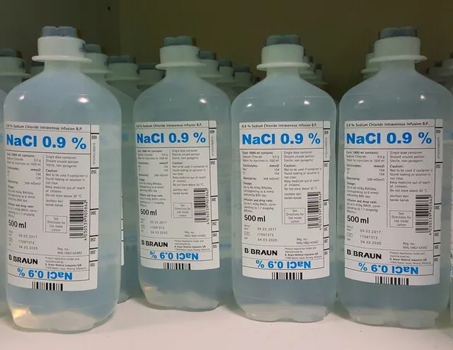 سهمیه‌بندی سِرم در داروخانه‌ها / ضرورت برنامه‌ریزی برای ذخیره استراتژیک