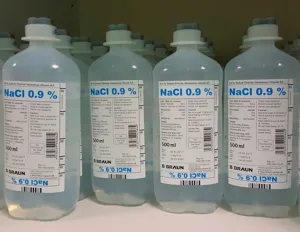 سهمیه‌بندی سِرم در داروخانه‌ها / ضرورت برنامه‌ریزی برای ذخیره استراتژیک