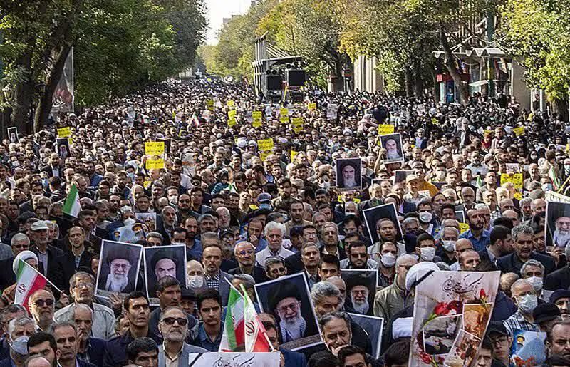 راهپیمایی نمازگزاران تبریزی در محکومیت جنایت تروریستی شیراز