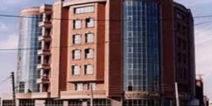 اخطار احتمال ریزش ساختمان تامین اجتماعی در تبریز!