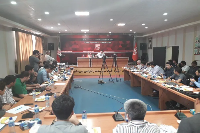 زنوزی:دو بازیکن خارجی دیگر به تراکتورسازی می‌آیند/ ملی‌پوشان می‌گویند در لیگ ایران بازی نمی‌کنند