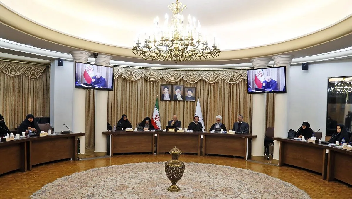 دشمن در جنگ ترکیبی عفت زنان ما را هدف قرار داده است