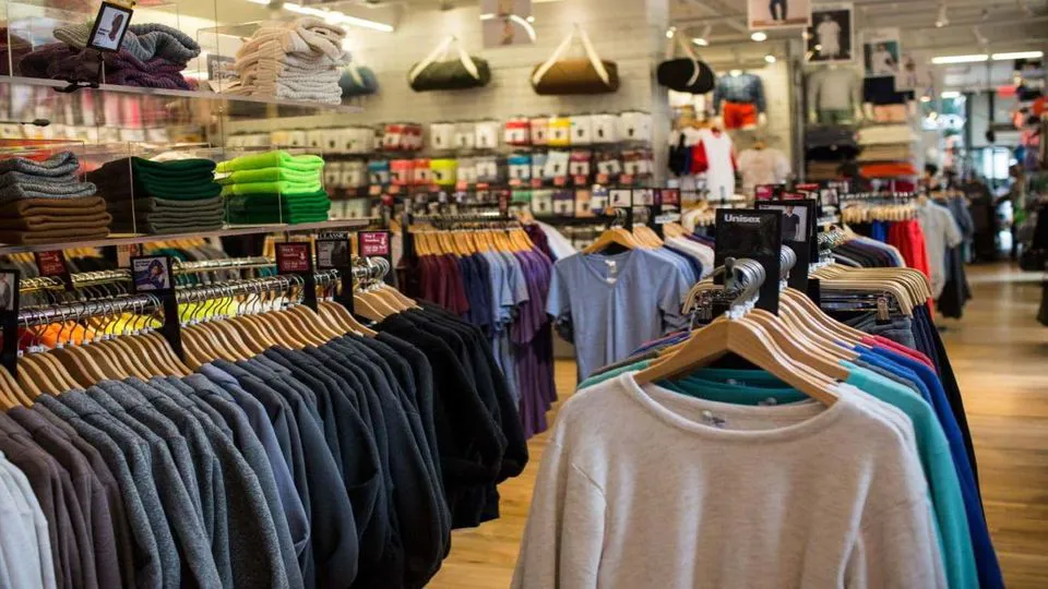 واردات پوشاک ممنوع است!/ ثبت نشدن اطلاعات محصولات در سامانه جامع تجارت به منزله قاچاق است