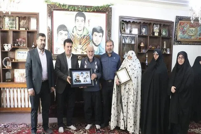 دیدار شهردار تبریز با خانواده شهیدان «محمدپور» و «محمدی»