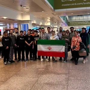 مدال طلای مسابقات جهانی اختراعات دوبی بر گردن جوان خوشه مهری