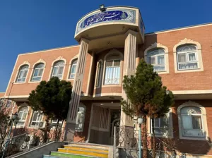 خانه ای سحر آمیز زیر آسمان شهر تبریز