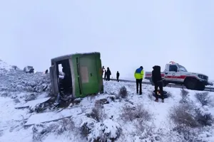 ۲۲ مصدوم بر اثر برخورد اتوبوس با کمپرسی