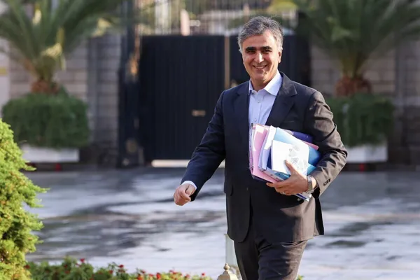 دلار ۷۰ هزار تومانی را تثبیت می‌کنیم