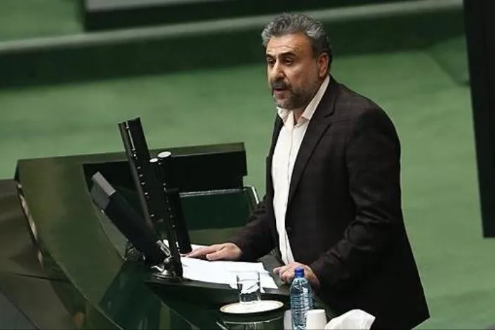 عراق بیشتر از ما نفت می‌فروشد و توان پرداخت غرامت جنگی به ایران را دارد / غرامت کویت را پرداخت می‌کنند چون الزام بین‌المللی دارند / انتظار داریم مذاکرات مربوط به غرامت برای ما هم آغاز و این موضوع اجرایی شود