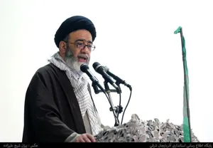 امام جمعه تبریز: ملت اجازه تغییر مسیر انقلاب را نمی دهد