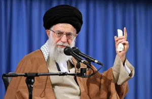 پیام رهبر معظم انقلاب در پی حادثه تروریستی در اهواز: دستگاههای مسئول دنباله جنایتکاران را تعقیب و به پنجه قضایی بسپارند