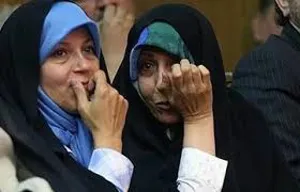 فائزه هاشمی: من و خواهرم را از دانشگاه آزاد اخراج کردند