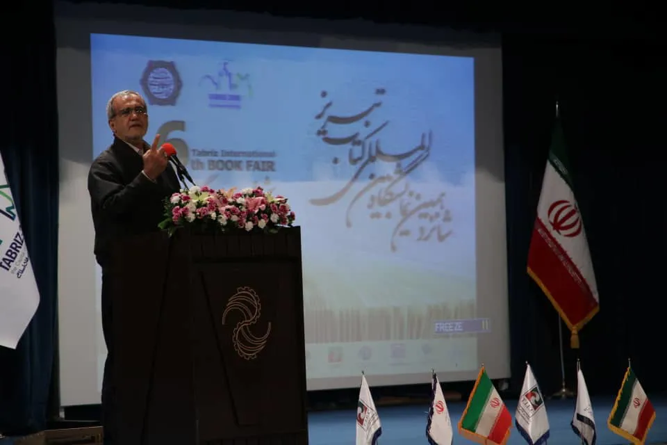 نائب رئیس مجلس شورای اسلامی:‌ نمایشگاه کتاب می‌تواند به تغییر فرهنگ و سبک زندگی انسان‌ها کمک کند