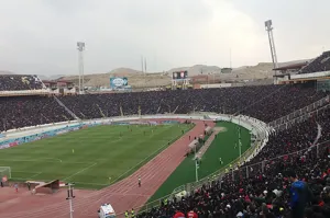 تراکتورسازی در حضور 70 هزار هوادار خود ذوب آهن را با نتیجه 4 بر 1 شکست داد