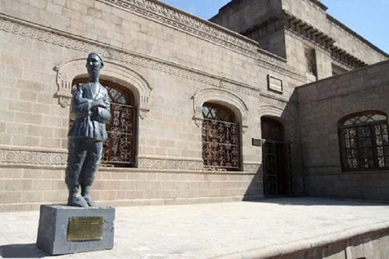 چشم طمع به ساختمان تنها موزه کاریکاتور ایران