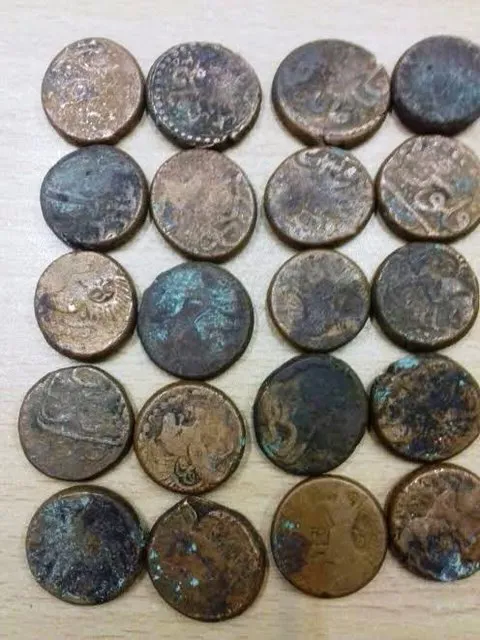 کشف سکه های تاریخی در یکی از محلات تبریز