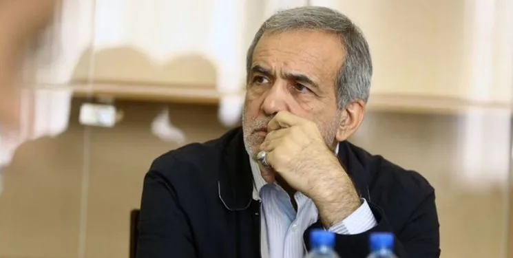 نباید راه شهیدان را گم کنیم/دچار غرور شدیم