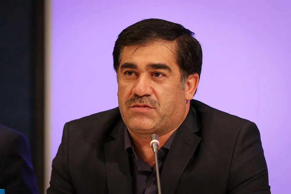 حاشیه سازی برای تراکتورسازی بعد از برد شیرین در برابر استقلال/ ایوب بهتاج: مسئولیت من در تراکتورسازی منع قانونی ندارد