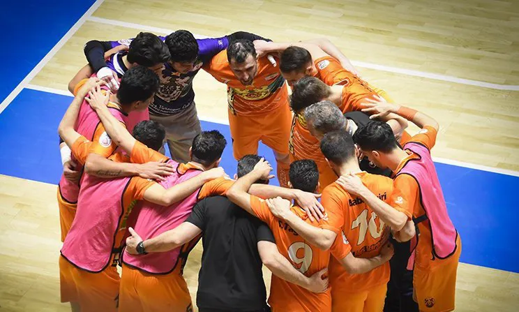 تساوی مس ورزقان در تبریز/ قهرمان لیگ برتر در اصفهان مشخص می شود