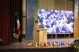کشورهای اسلامی باید از ظرفیت‌های گردشگری استفاده کنند