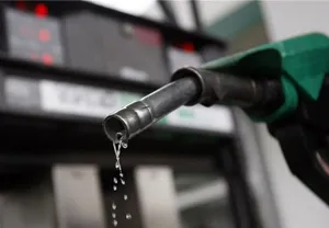 آغاز سهمیه بندی بنزین به تعویق افتاد