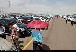قیمت خودرو در بازار امروز 17 اردیبهشت ماه/ کاهش 5 تا 15 میلیون تومانی قیمت‌ها در بازار