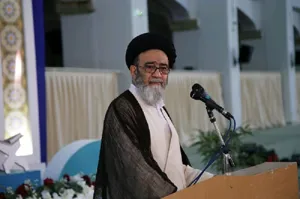 امام جمعه تبریز: عناصر خائن شناسایی و حذف شوند