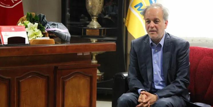 الیاسی: روز سه‌شنبه در خصوص آینده نیمکت تراکتور تصمیم‌گیری می‌کنیم