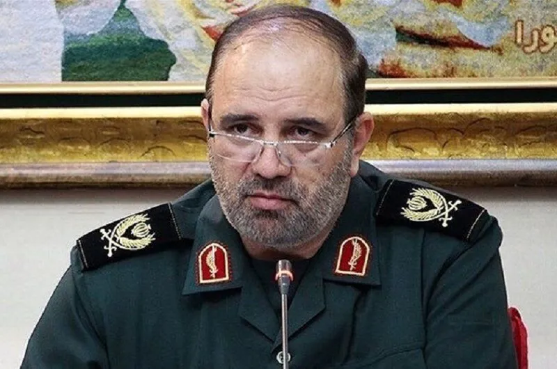 فرمانده سپاه عاشورا: حقایق دفاع مقدس به خانواده ها منتقل نشده است