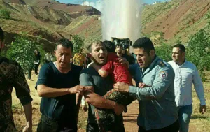 سقوط دیوار بتنی بر روی کودک ۵ ساله در شهرک باغمیشه