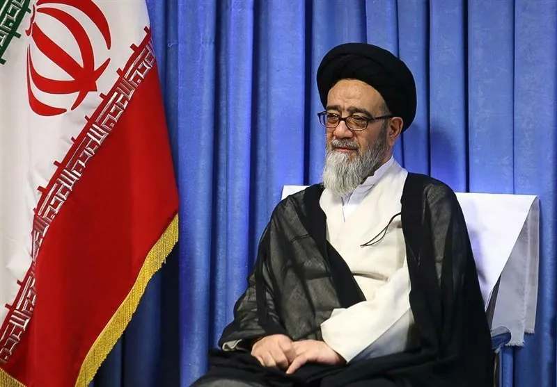 مردم و مسئولان مصرف کالای ایرانی را در اولویت قرار دهند