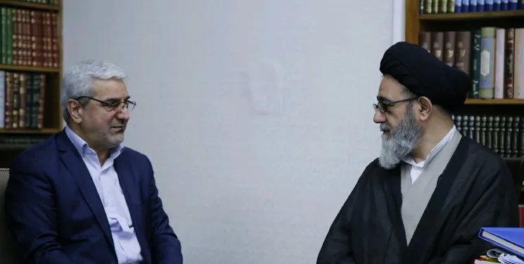 امام جمعه تبریز: سیاست زدگی از آفت‌های جدی کشور است