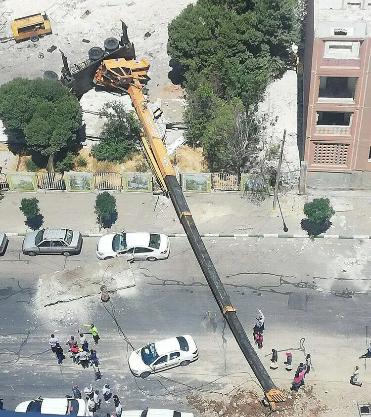 سقوط جرثقیل در نگین پارک تبریز 1 مصدوم بر جای گذاشت