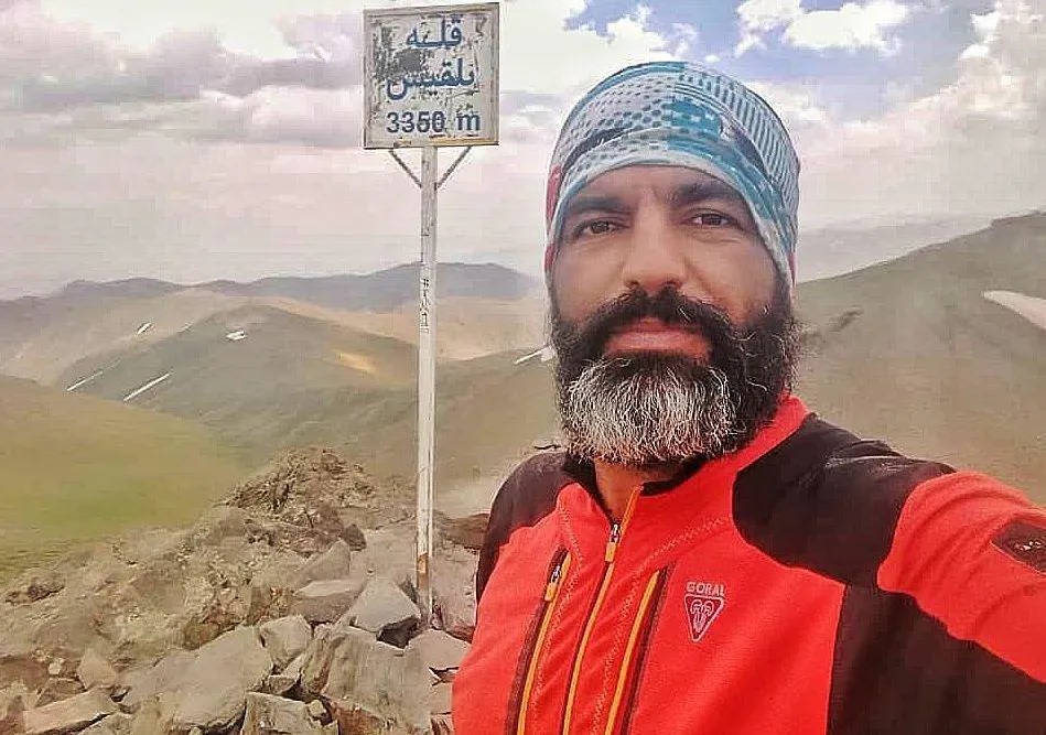 ثبت رکوردی جدید با صعود به  31  کوه در 31 استان در 29 روز/ اعطای نشان سیمرغ به کوهنورد سردرودی