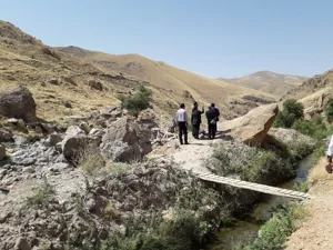 خیر مراغه‌ای برای غار باستانی هامپوئیل، پل دسترسی می‌سازد