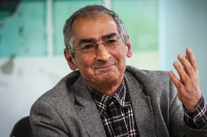 زیباکلام: مردم دیگر برای اصلاح طلب و اصولگرا تره هم خرد نمی کنند